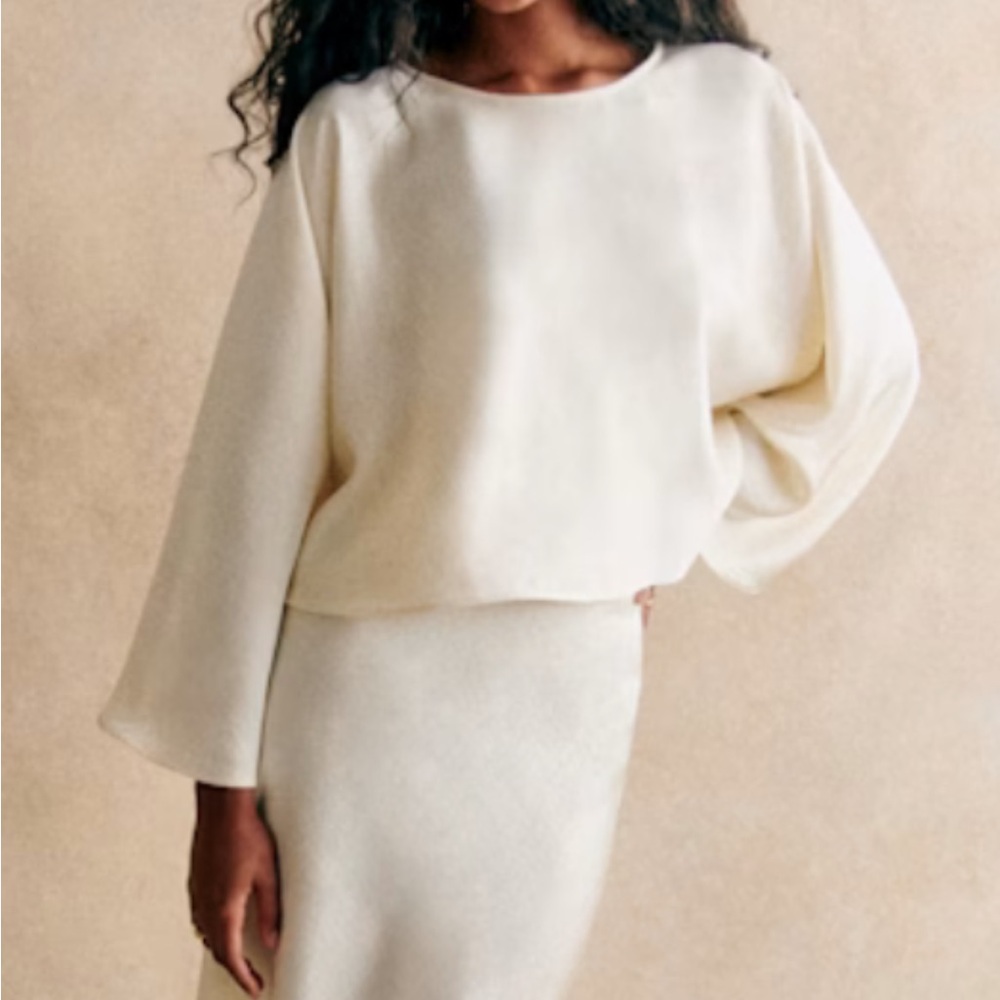 Isana blouse nwt (sold out online)
